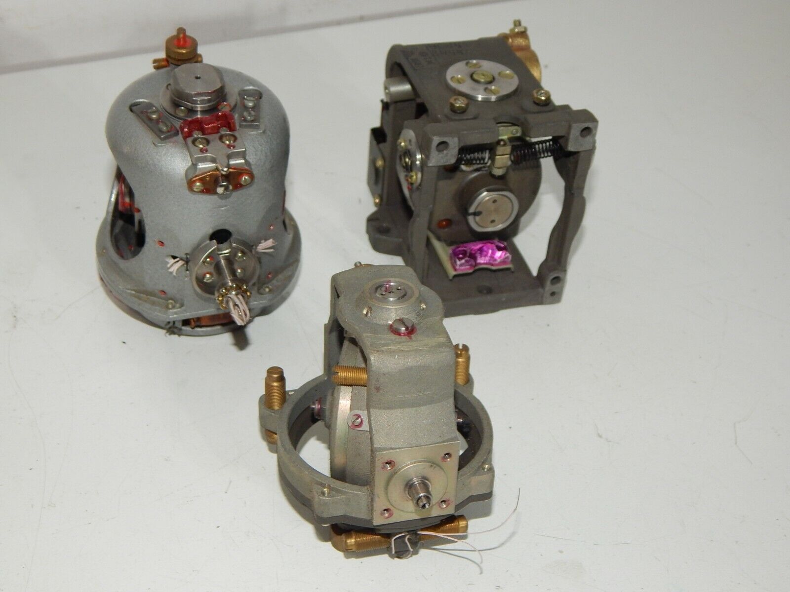 Used Gyroscope from Aircraft - Precision Rotation Sensor - AIRCRAFTPRECISION.COM