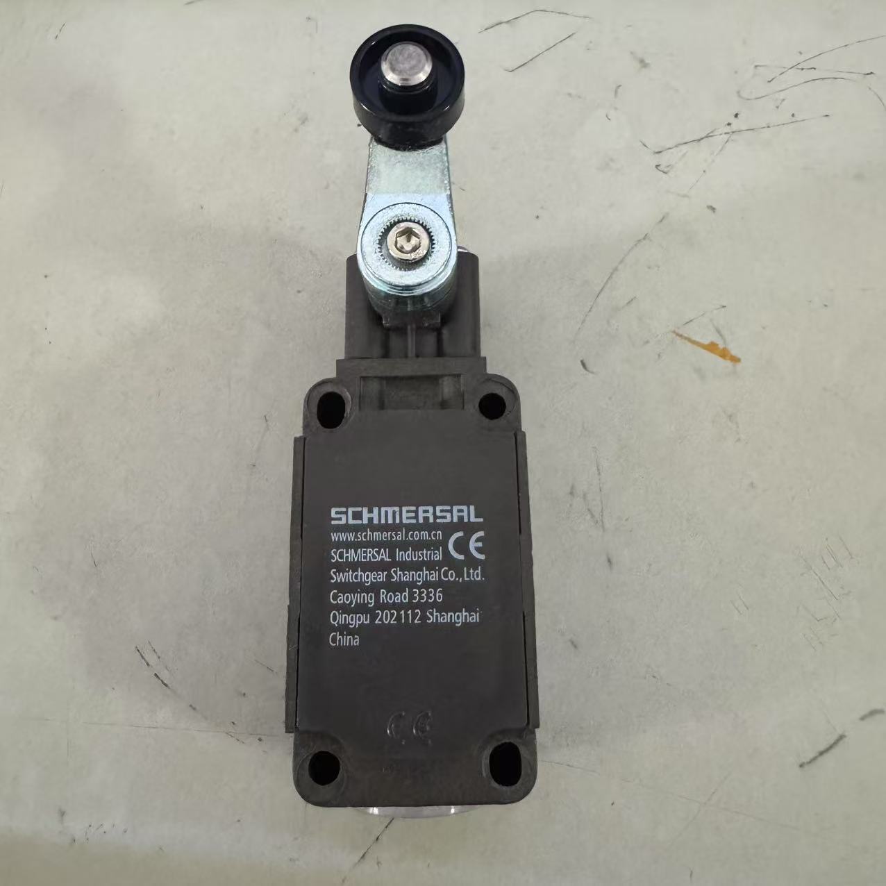 1PCS  for SCHMERSAL Limit switch TVH 336-01/01Z-M20
