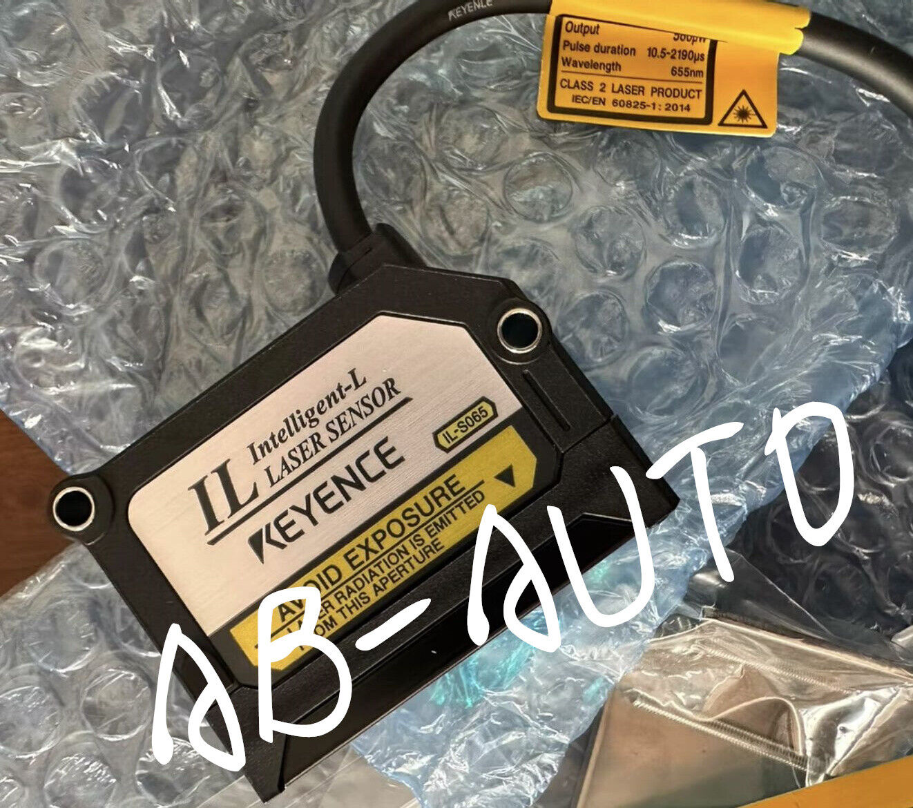 IL-S065 Displacement Sensor with KEYENCE Technology | Precision Monitoring for Industrial Applications - KEYENCE