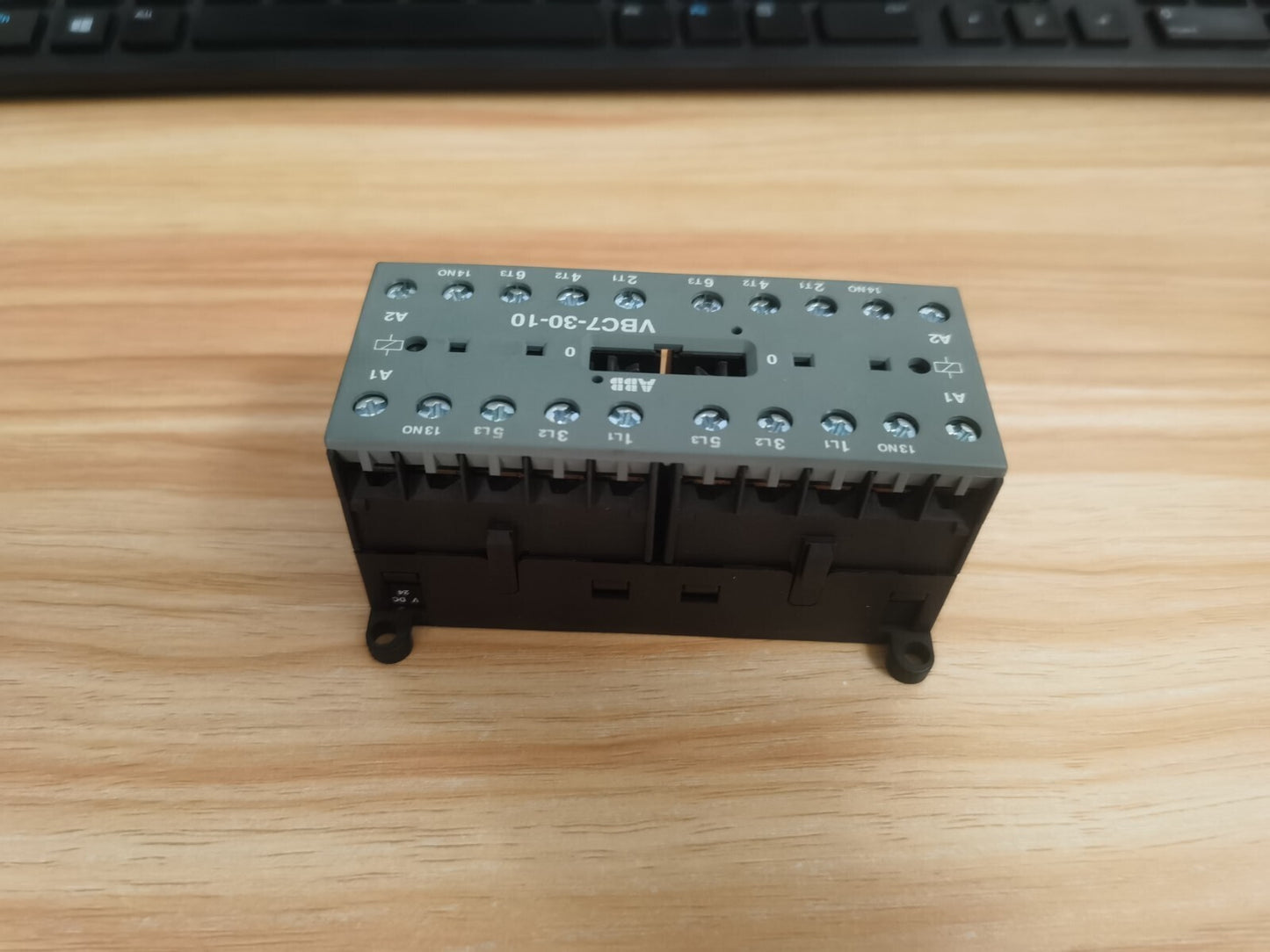 1PC ABB VBC7-30-10 24VDC Contactor