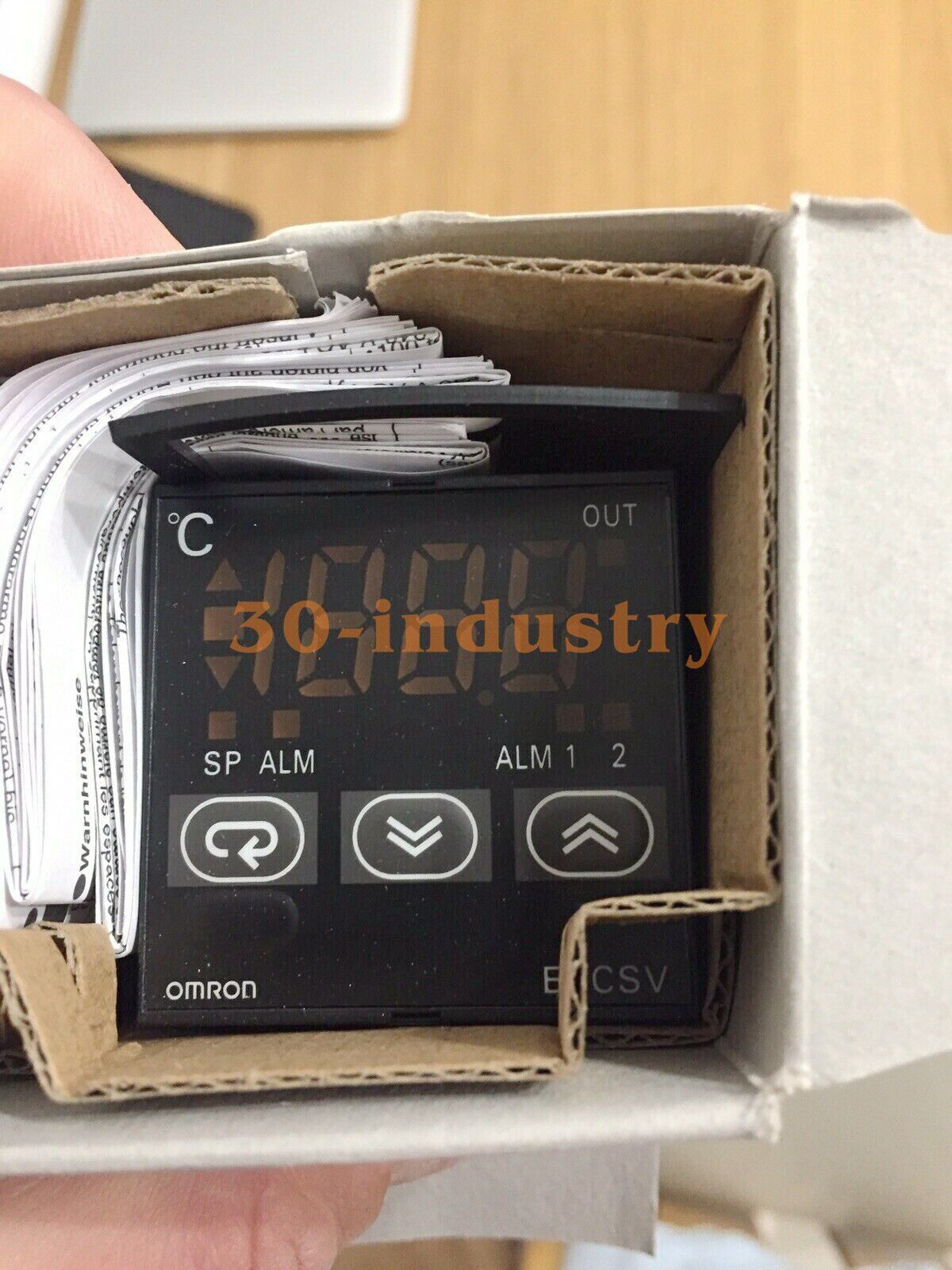 Omron E5CSV-R1TD-500 Thermostat 24V 50/60HZ - 1PC - OMRON