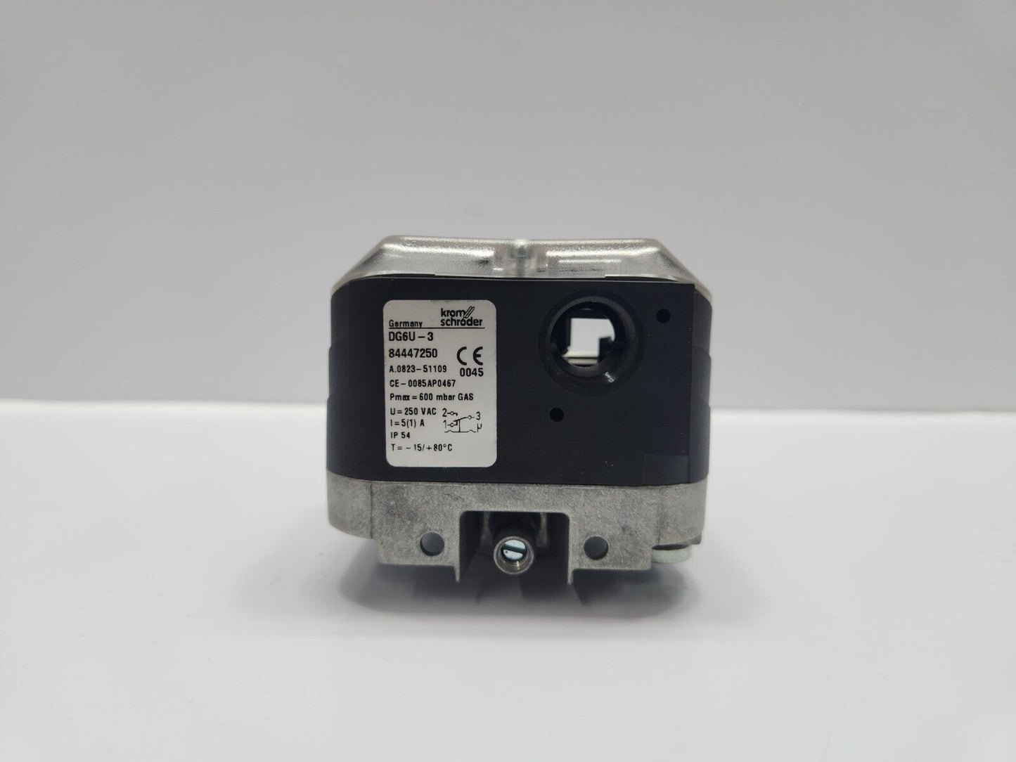 new KROMSCHRODER DG6U-3 PRESSURE SWITCH 84447250 - KROMSCHO DER