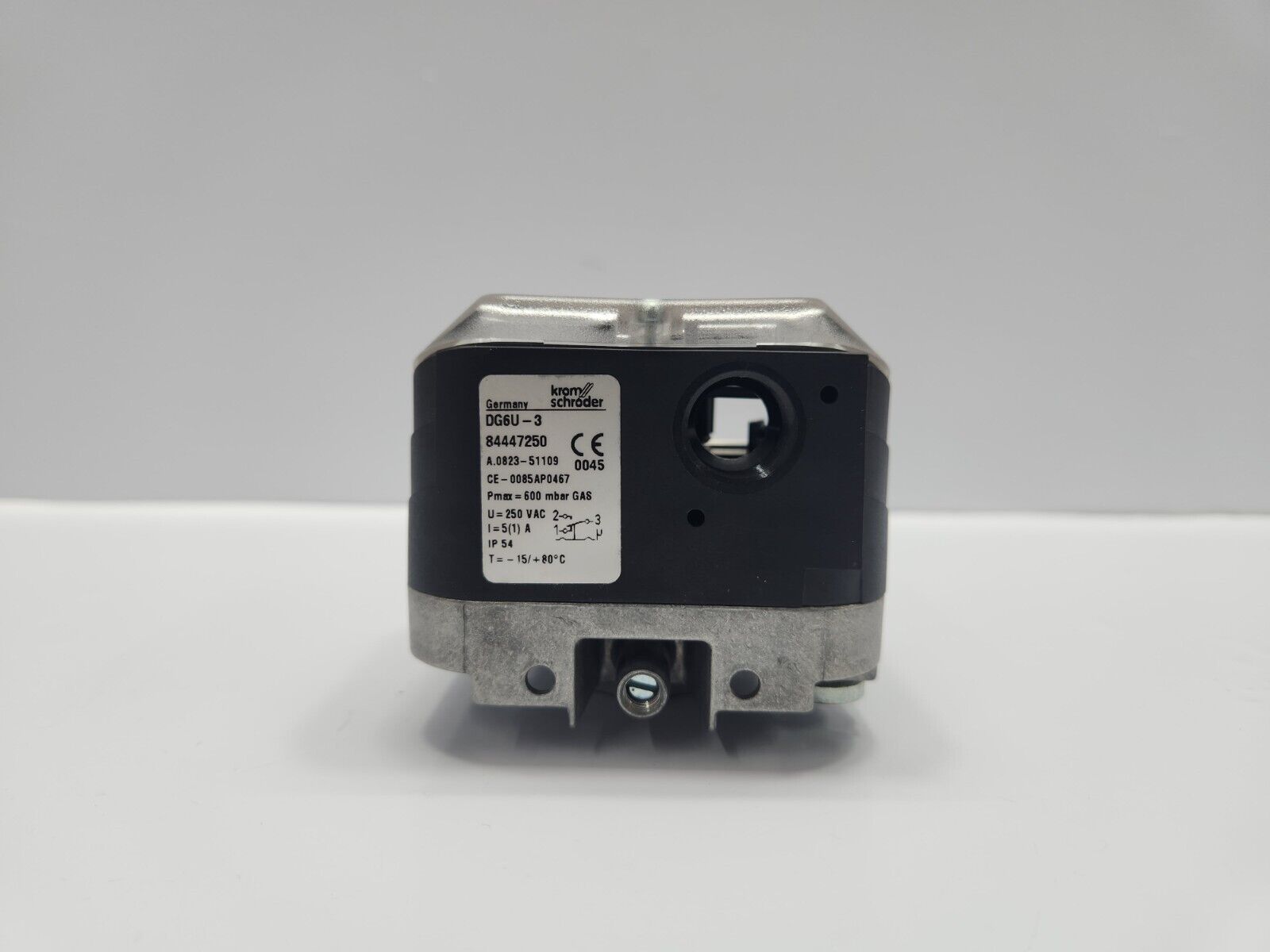 new KROMSCHRODER DG6U-3 PRESSURE SWITCH 84447250 - KROMSCHO DER