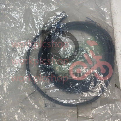 1PCS OMRON E2E-X2Y1 24-240VAC 2m Proximity switch