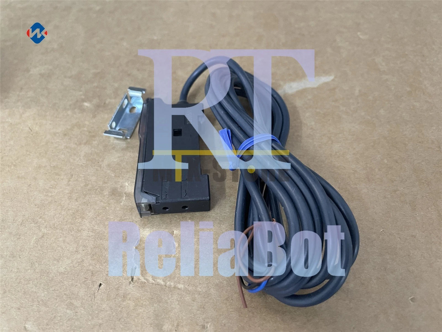 1pcs IN BOX Omron E3X-SD41