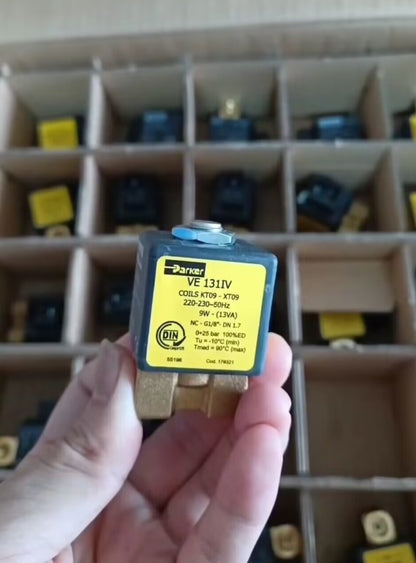 1PCS  Parker VE131IV  220-230V Solenoid Valve Coil XT09