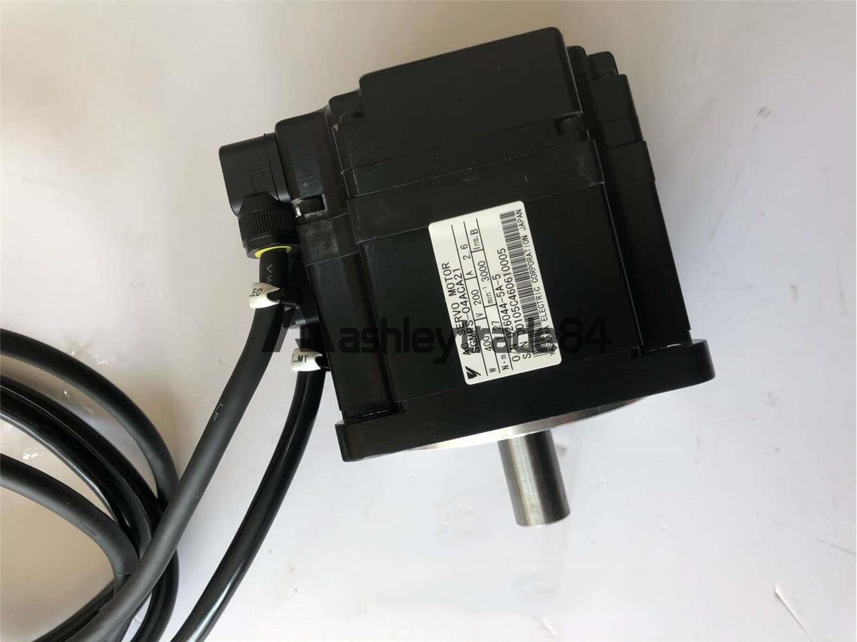 used 1PCS Yaskawa Servo Motor SGMPS-04ACA21