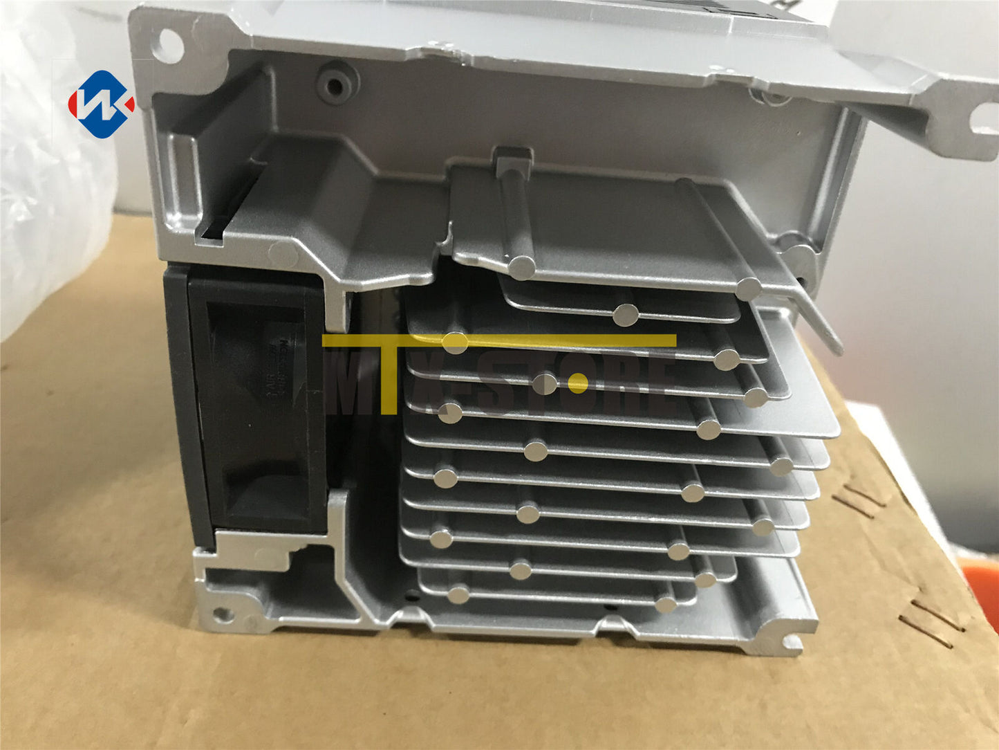 1pcs Mitsubishi FR-E740-3.7K-CHT Inverter In Box