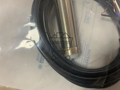 1pc XS1M18KP340