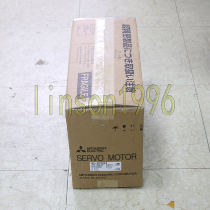 1-PC In-Box Servo Motor HG-SR7024 - MITSUBISHI