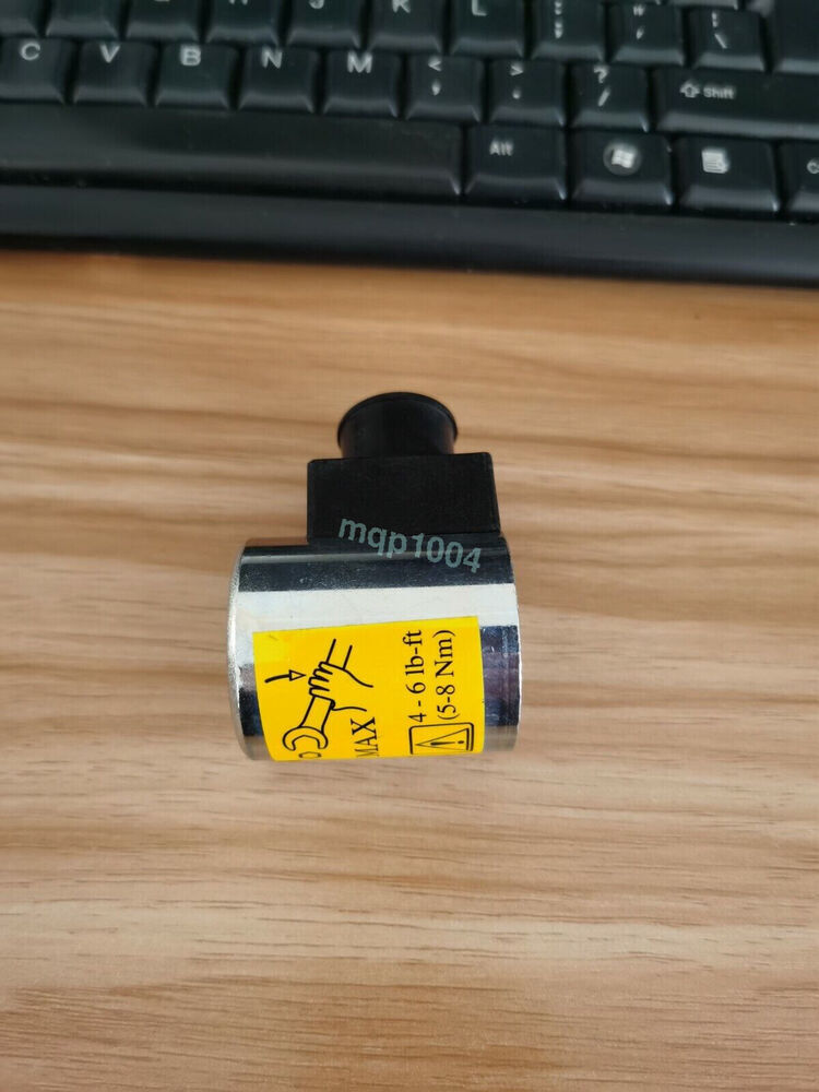 new 1Pcs   Eaton Vickers 300AA00085A Solenoid Coil 115AC