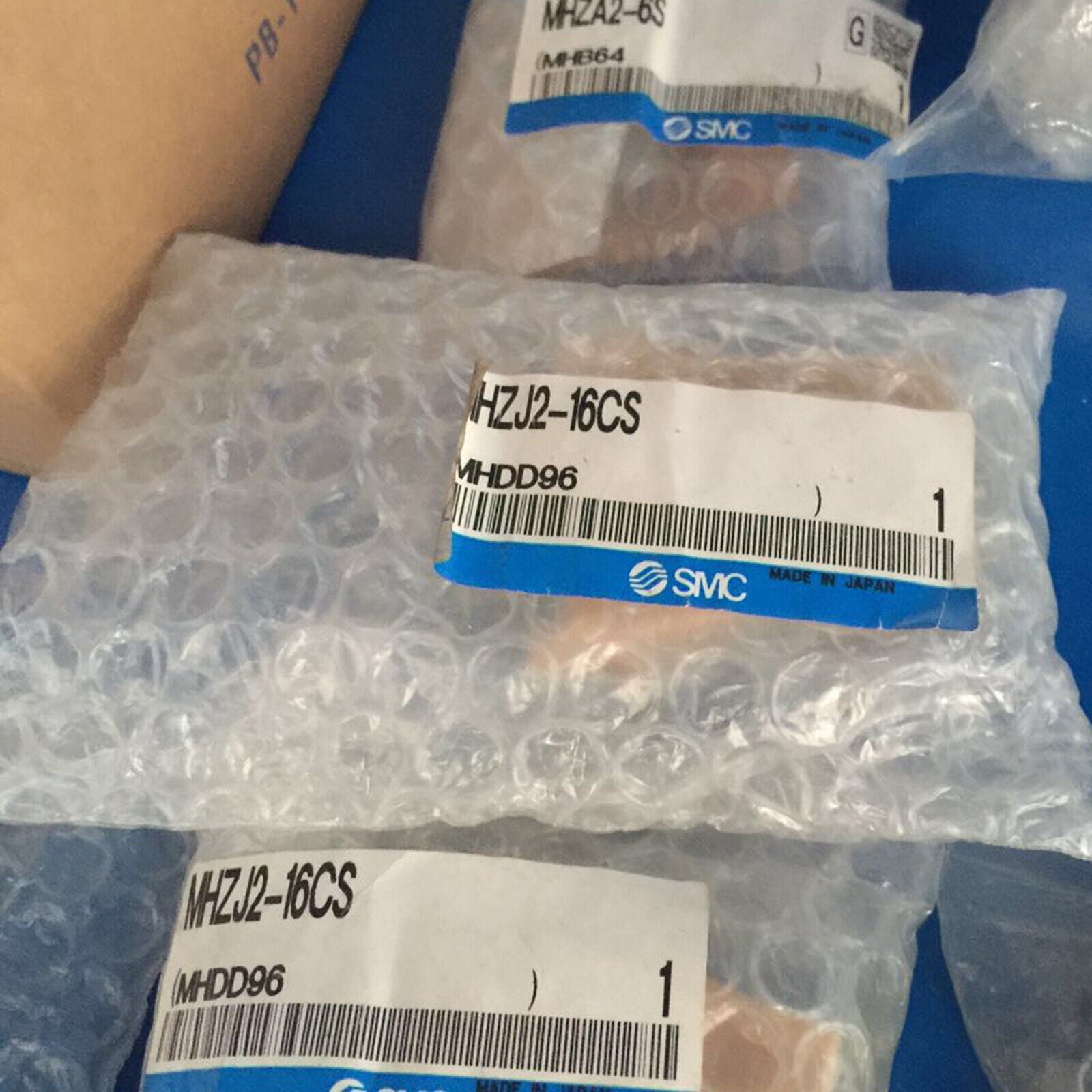 new ONE SMC Finger Cylinder MHZJ2-16CS - SMC