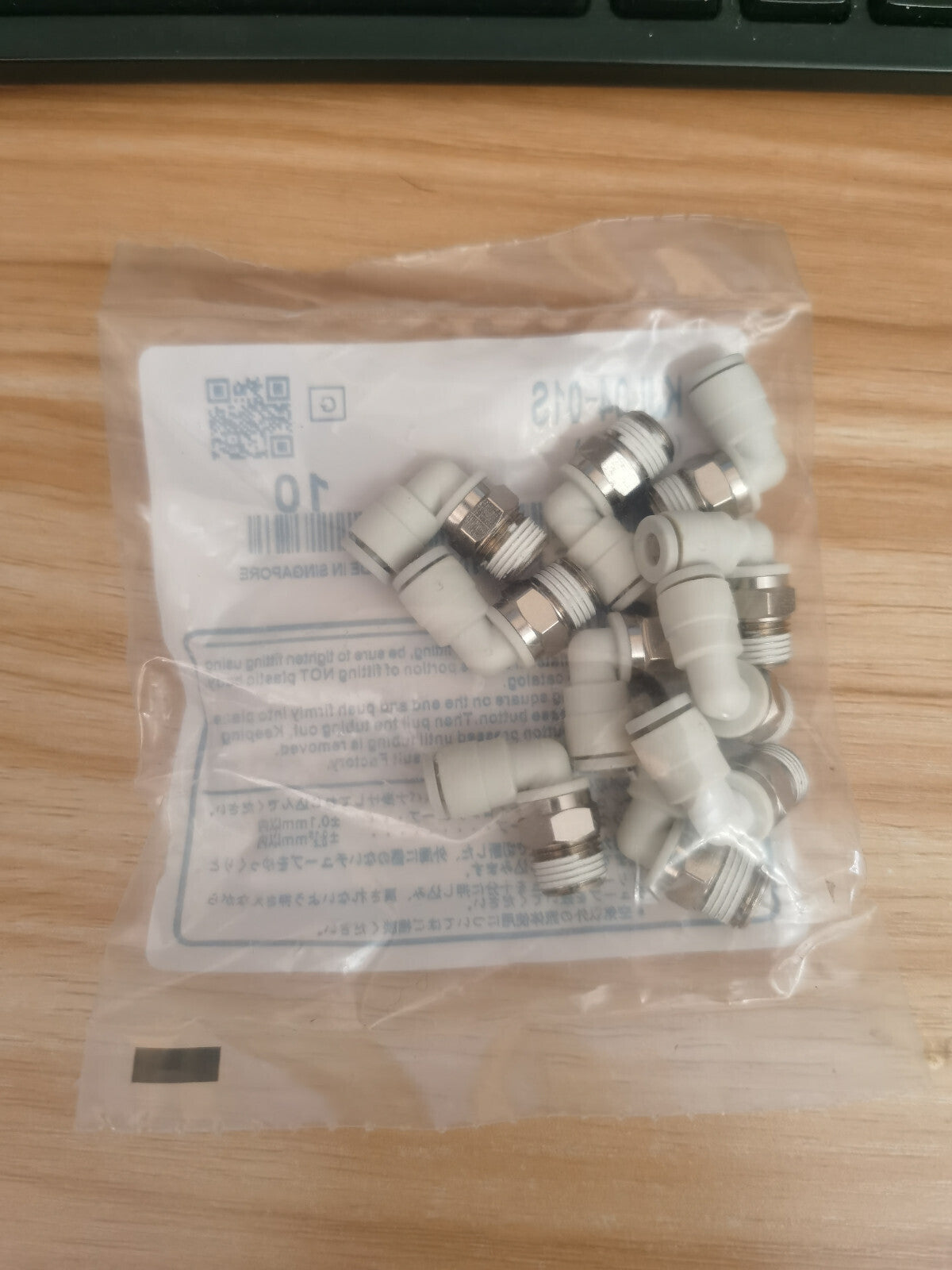 1Bag/10pcs SMC KJL04-01S KJL0401S Fittings Free Ship