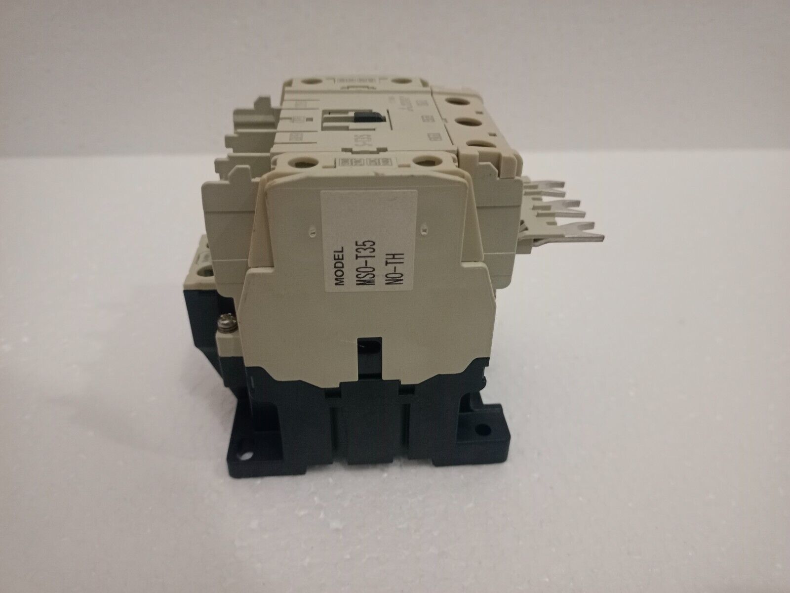 new MITSUBISHI T35 MAGNETIC CONTACTOR S-T35