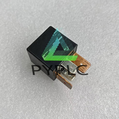 1PCS for Black Headlight Relay ACB83221-M01 CB1aH-R-12V 572-Mazda 4-Blade
