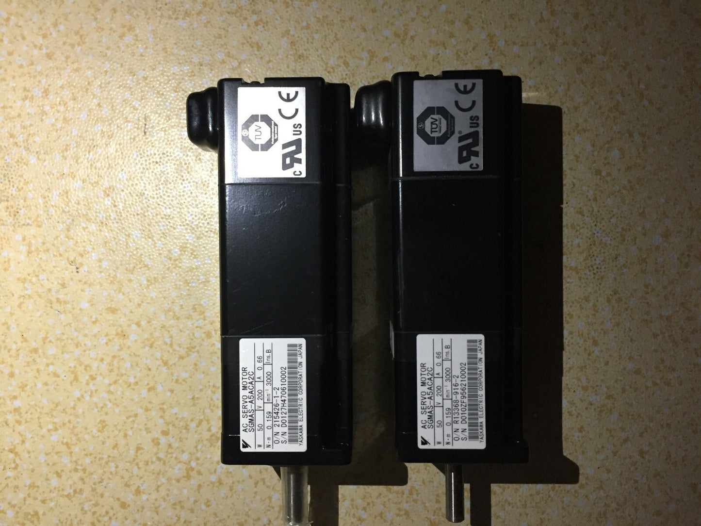 1PC YASKAWA AC SERVO MOTOR SGMAS-A5ACA2C