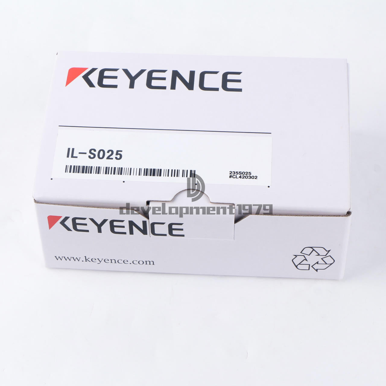 new One KEYENCE Laser Sensor IL-S025