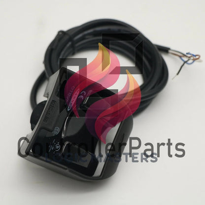 1PCS BANNER OTBVP6 W/Y MOMENTARY TOUCH BUTTON