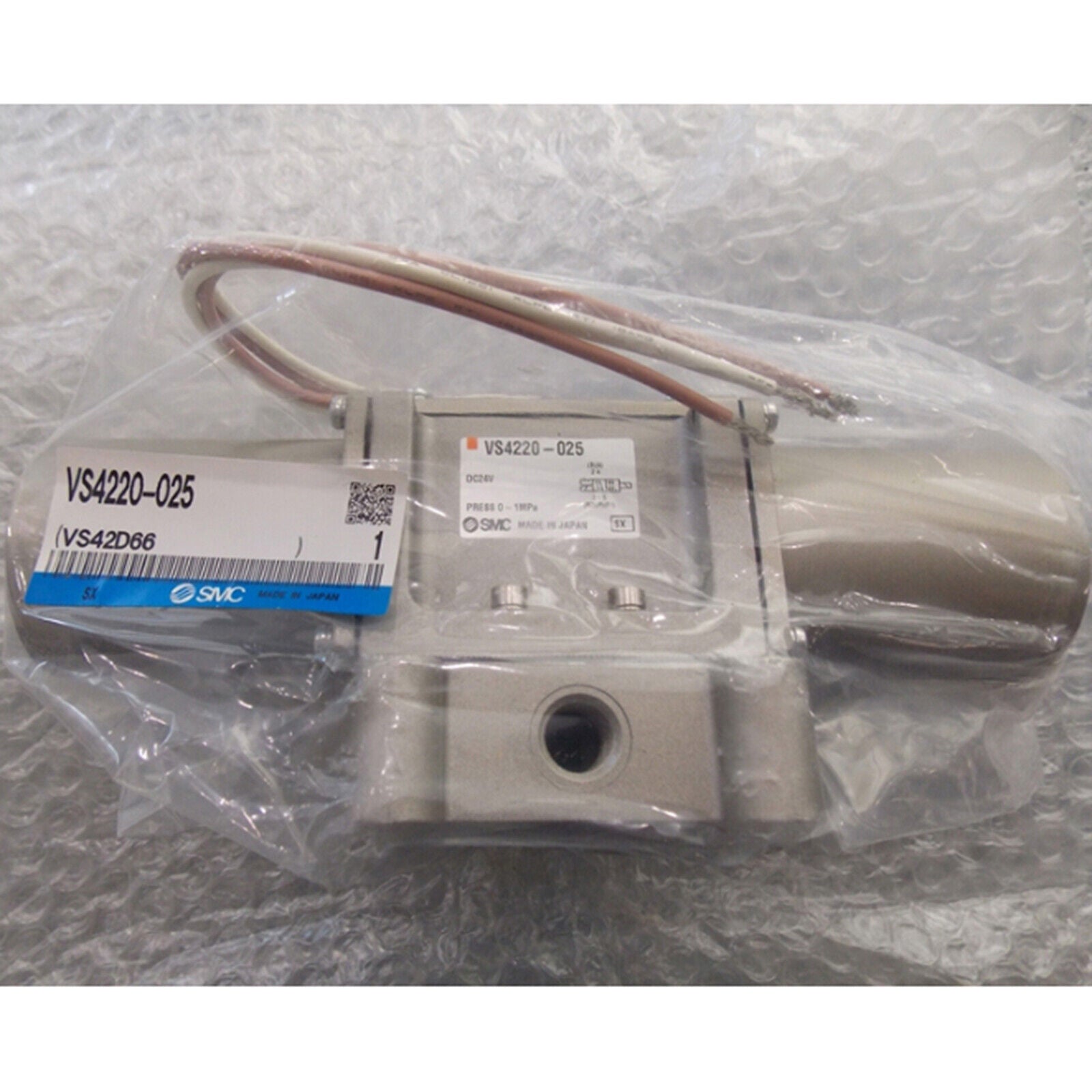 new ONE SMC Solenoid Valve VS4220-025 Year Model - SMC