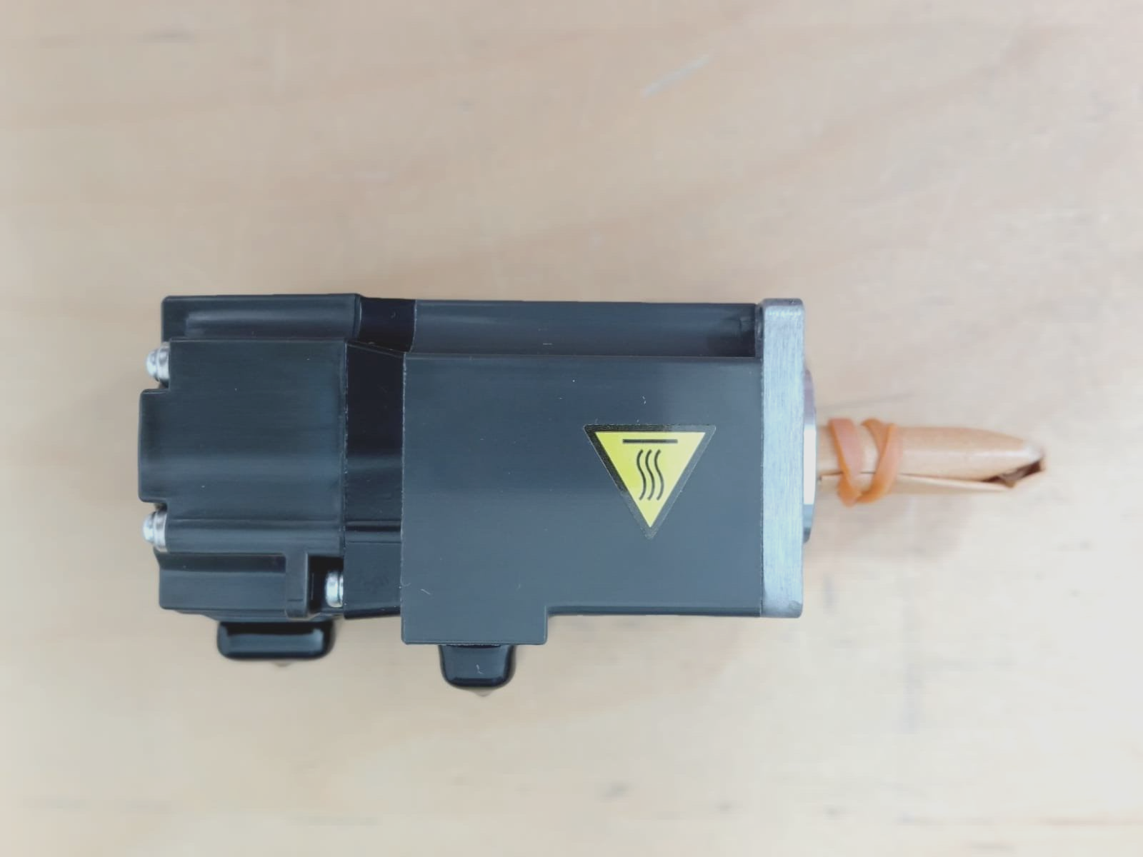 MITSUBISHI Electric HF-KP13 AC Servo Motor - MITSUBISHI ELECTRIC