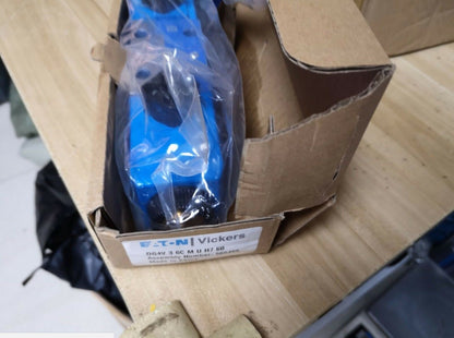 1PCS  Vickers DG4V-3-6C-M-U-H7-60 DG4V36CMUH760 Solenoid Valve