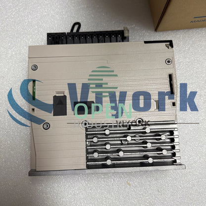 1PCS Yaskawa SGDV-R90A01A SERVO DRIVE 0.5AMP 200-230V 50/60HZ SERVOPACK