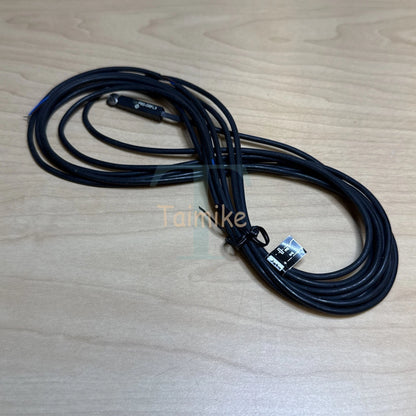 ! Parker P8S-GRFLX Reed Switch Position Sensor 3m Cable