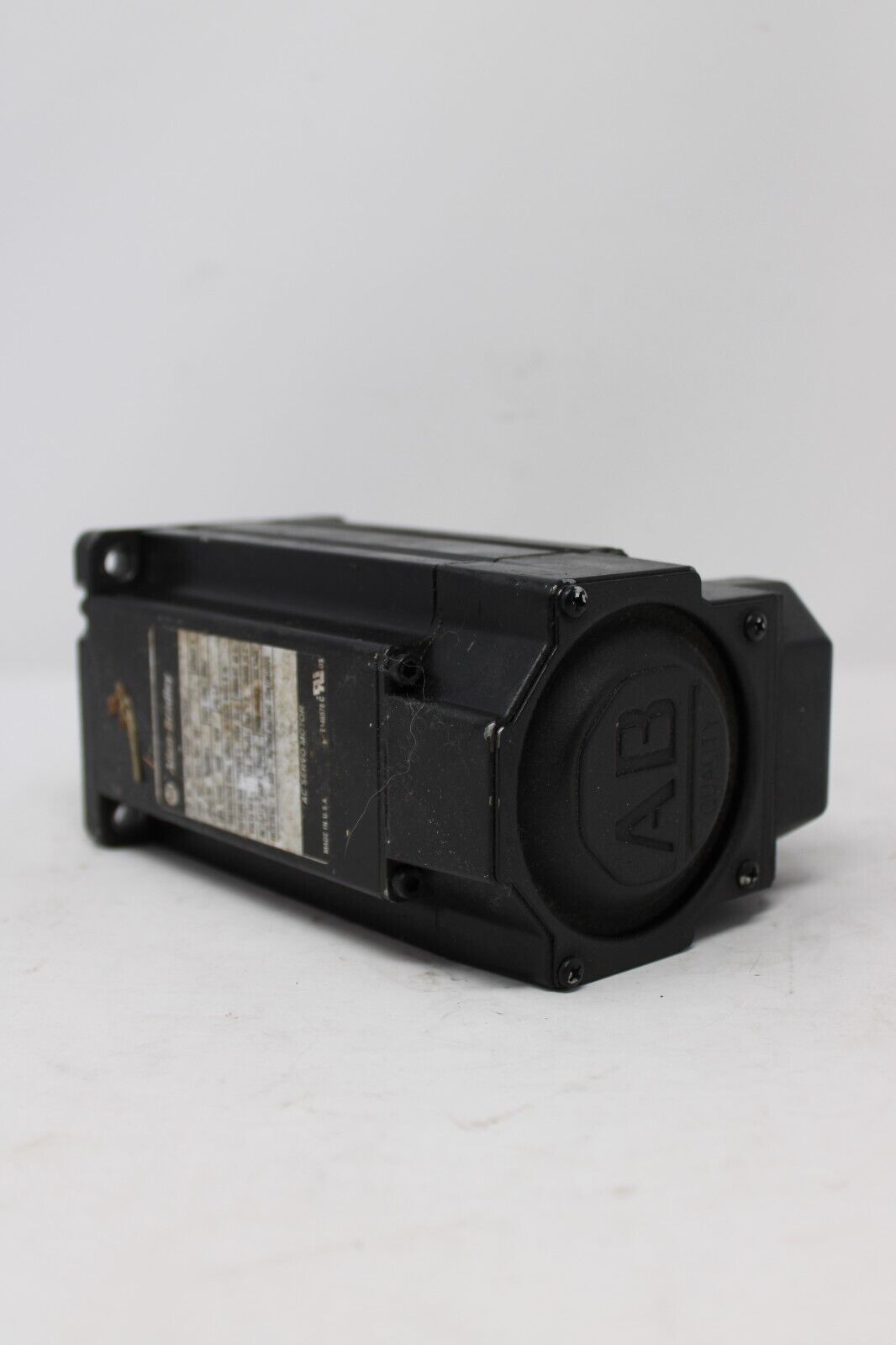 used Allen Bradley MPL-A330P-HK22AA Servo Motor - ALLEN BRADLEY