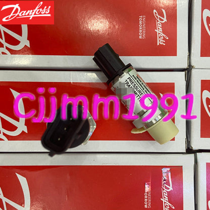 Danfoss Sensor Model 064G1127 - DANFOSS