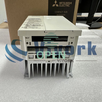1PCS Mitsubishi FR-A024-0.75K FREQUENCY INVERTER DRIVE 0.75KW