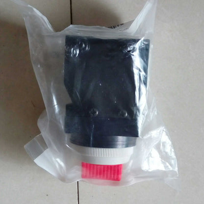 1PCS SMC Manual Valve VM151-01-35RA | High-Quality SMC Valve | [Size] [Function] - SMC