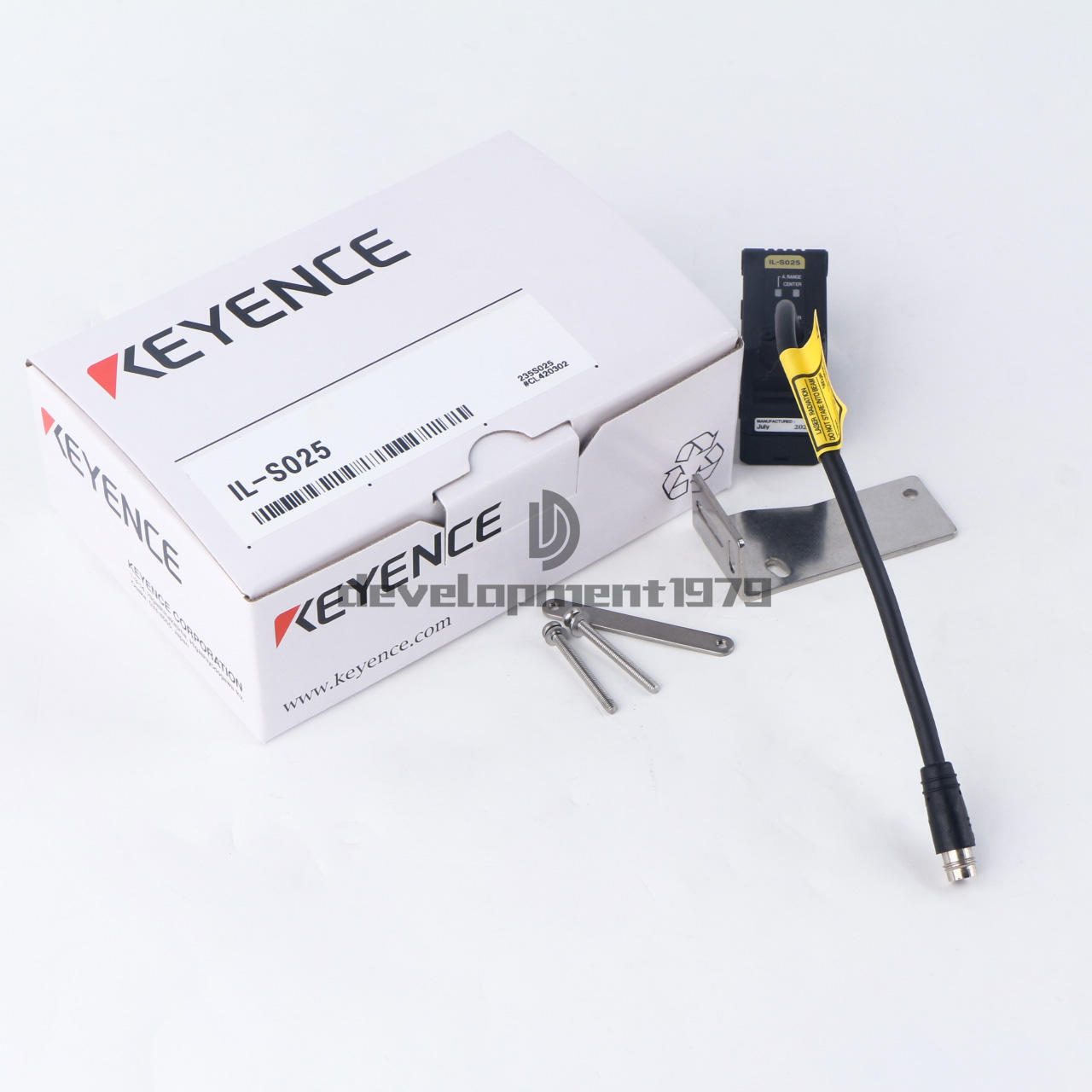 new One KEYENCE Laser Sensor IL-S025