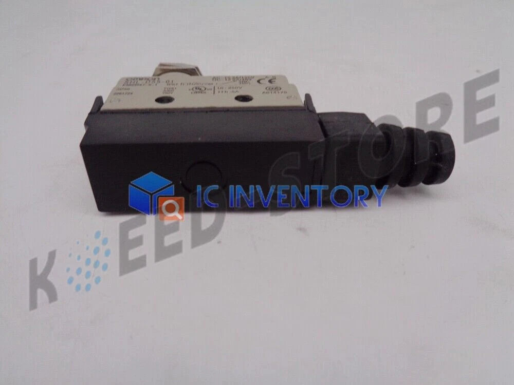 1PCS Omron Limit Switch SHL-D55-01