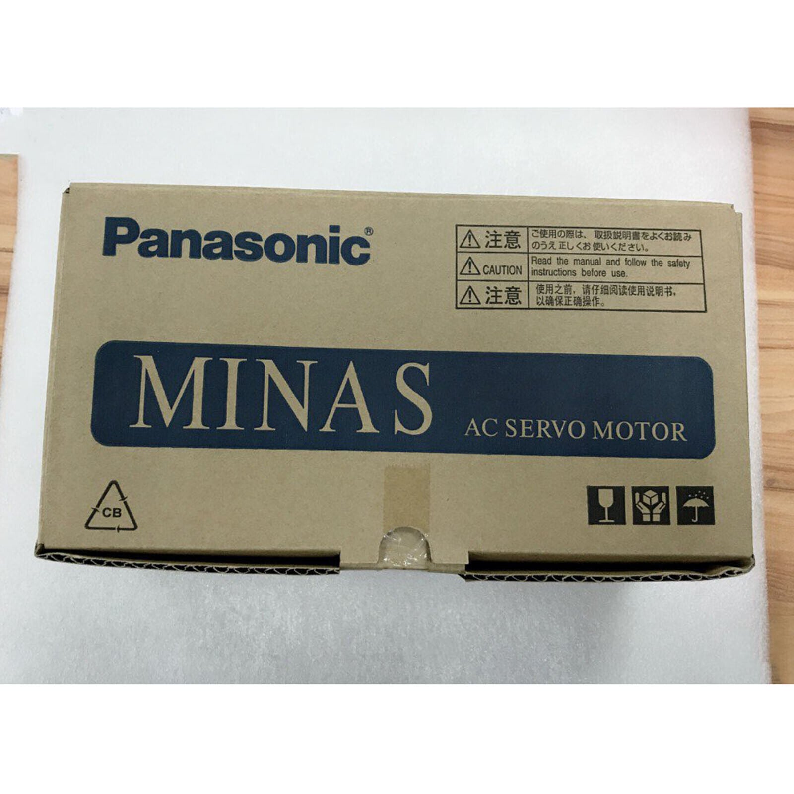 new 1PC  Panasonic servo motor MSMA5AZA1Q In Box