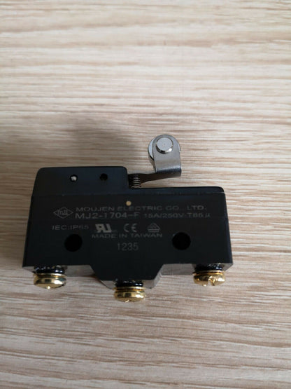 new 1PC Moujen MJ2-1704-F Limit Switch *TT - MOUJEN