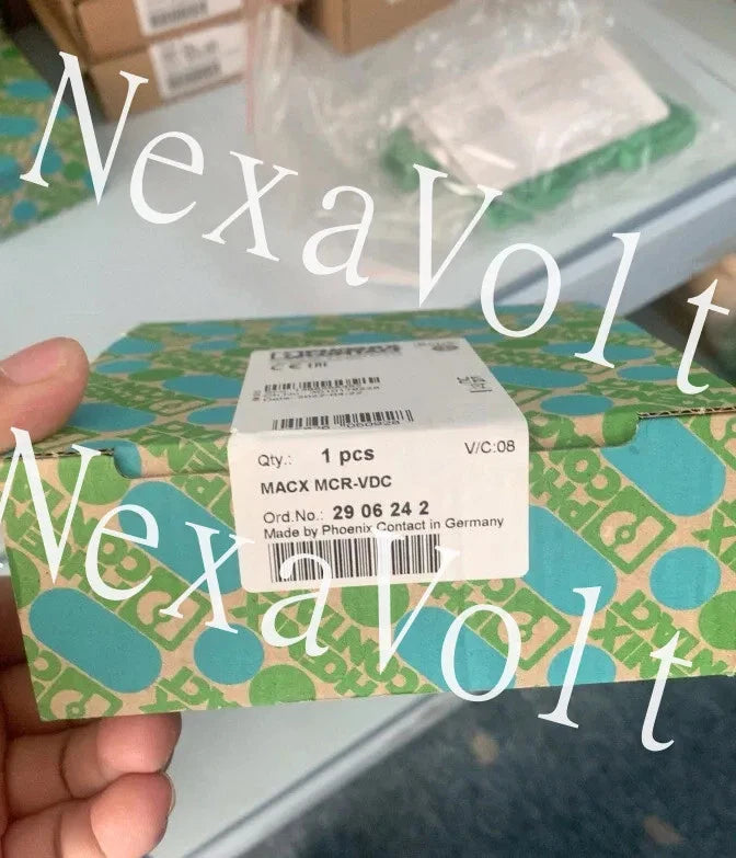 1PC PHOENIX 2906242 Voltage Measurement Transmitter MACX MCR-VDC