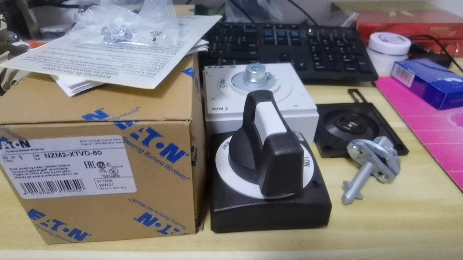 1PCS Eaton Moeller NZM2-XTVD-60 Rotary Handle - In Stock - EATON MOELLER