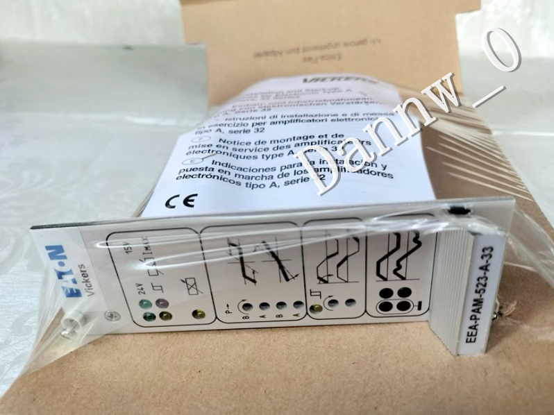 VICKERS EEA-PAM-523-A-33 proportional valve amplifier in box - VICKERS