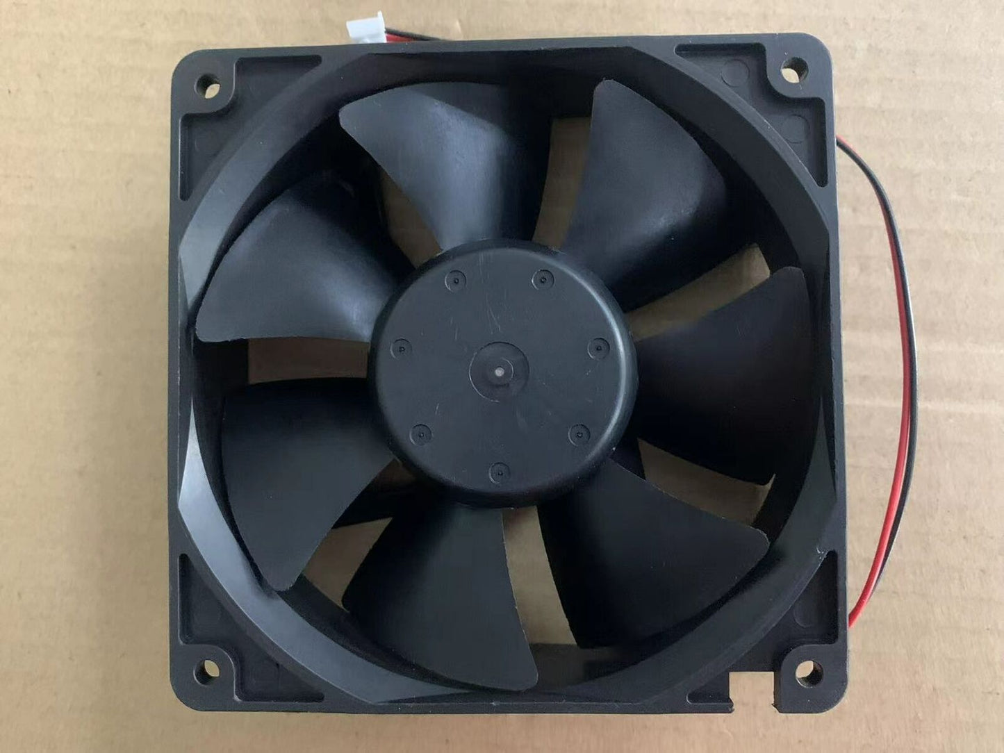 new 1pcs GLOBE MOTORS D47-B15A-05W3-100 24V 0.40A 12cm inverter fan