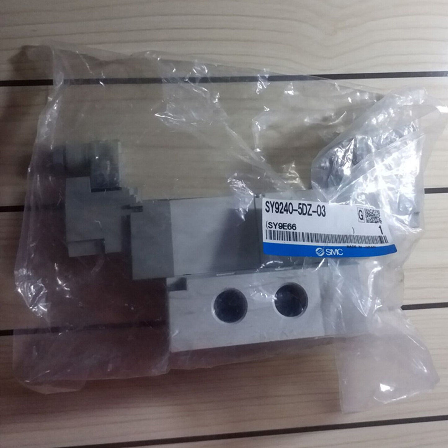 1PC SMC SY9240-5DZ-03 Solenoid Valve - SMC