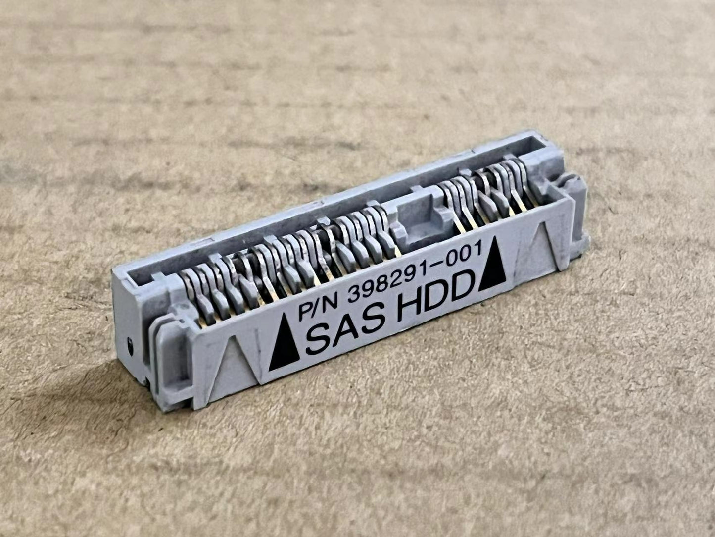 new HP Hard Drive SAS To SATA Adapter Connector 398291-001