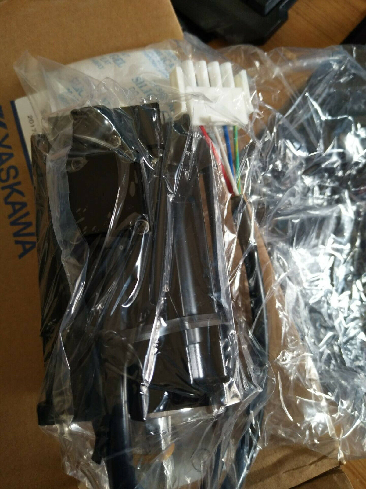 new 1PC YASKAWA AC SERVO MOTOR SGM-08A3FJ43 08A3FJ43 In Box ping - YASKAWA