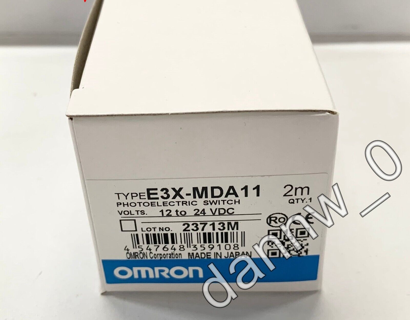 OMRON E3X-MDA11 Photoelectric Sensor Switch - OMRON