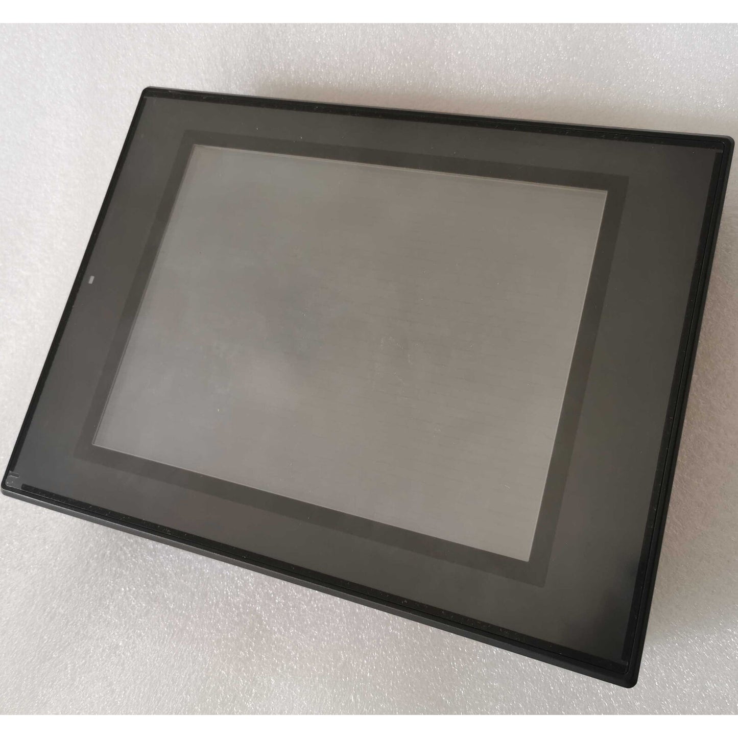 ONE KEYENCE VT3-S10 Touch Screen - ONE KEYENCE