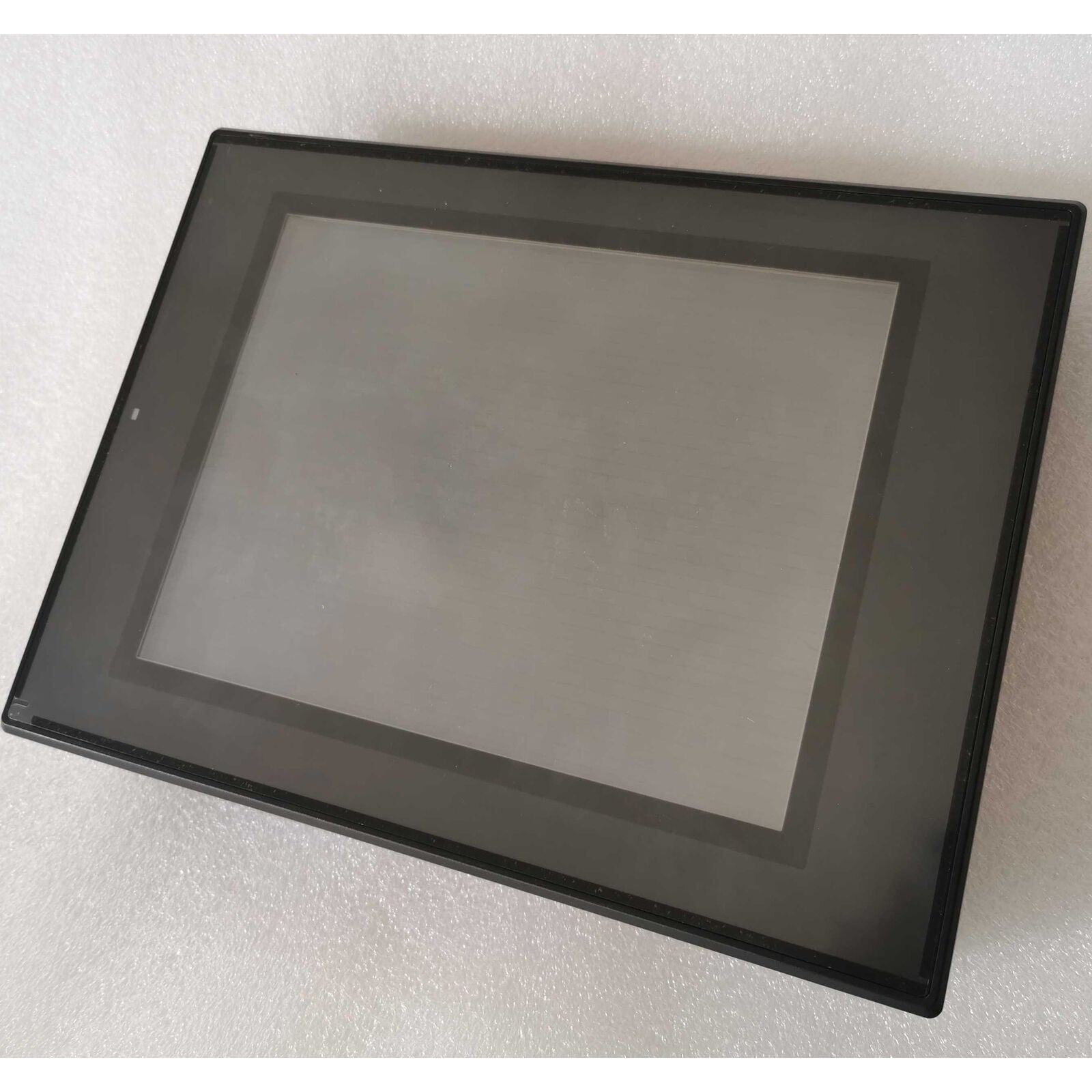 ONE KEYENCE VT3-S10 Touch Screen - ONE KEYENCE