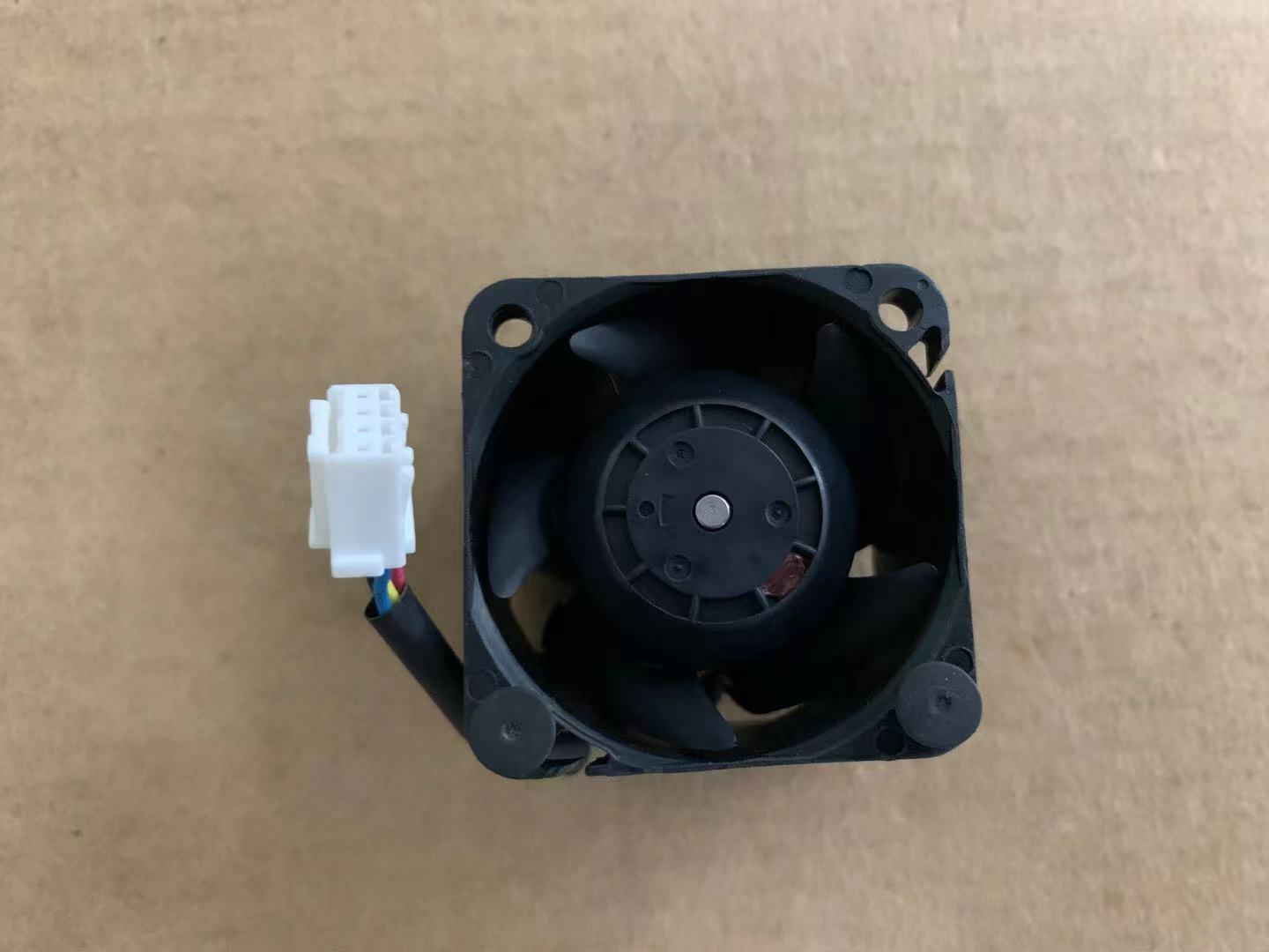 new NIDEC V40S12BUB5-57A05 12V 0.53A IBM X3250M4 Server Fan FRU 81Y7454