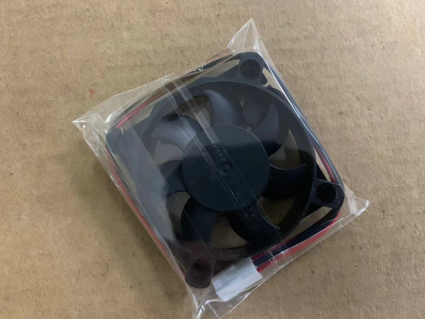 new SUNON KDE2405PFB1-8 DC24V 1.0W 50*50*10mm 2wire