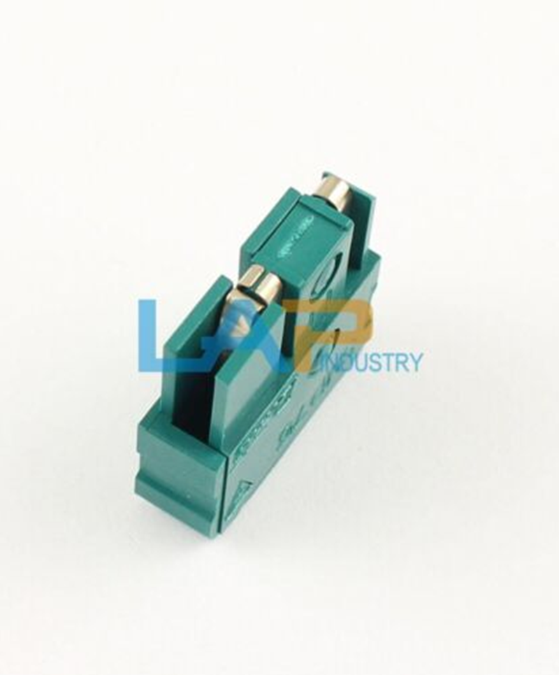 20 Pack of DAITO SMP75 7.5A 125VAC/DC Fuses - DAITO