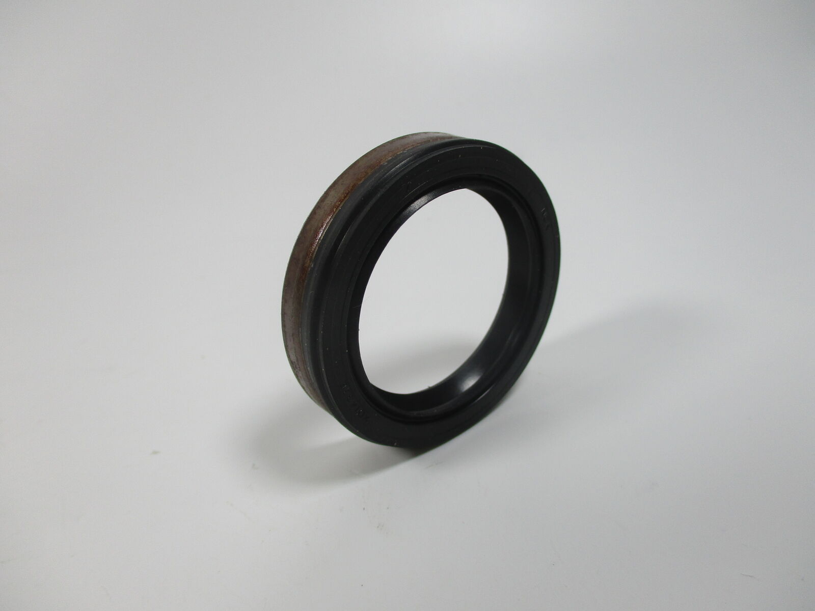 new 1Pcs  For XD1437E Transfer Case Oil Seal