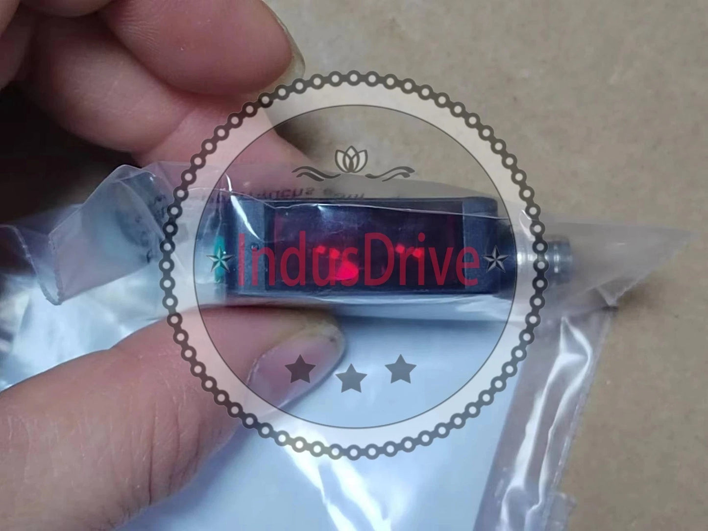 1pcs PEPPERL+FUCHS ML100-8-H-350-RT/95/103 216895 photoelectric sensor